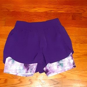 Purple shorts with patern